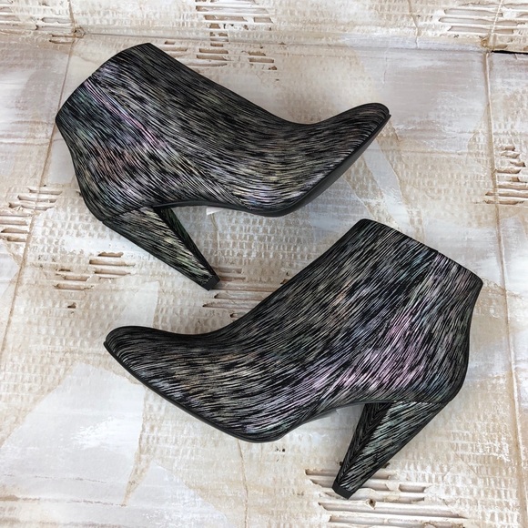 New Look Shoes - NWT New Look holographic heeled bootie 9 wide